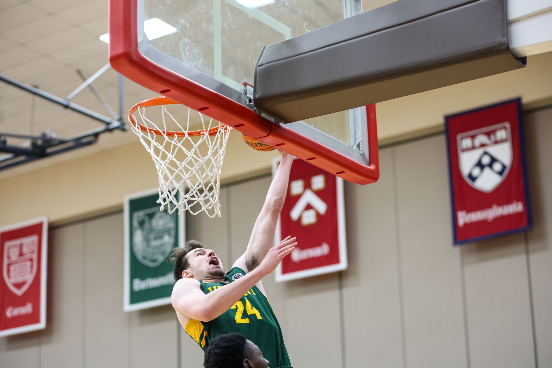College Roundup: Vermont rallies past Brown, 71-70